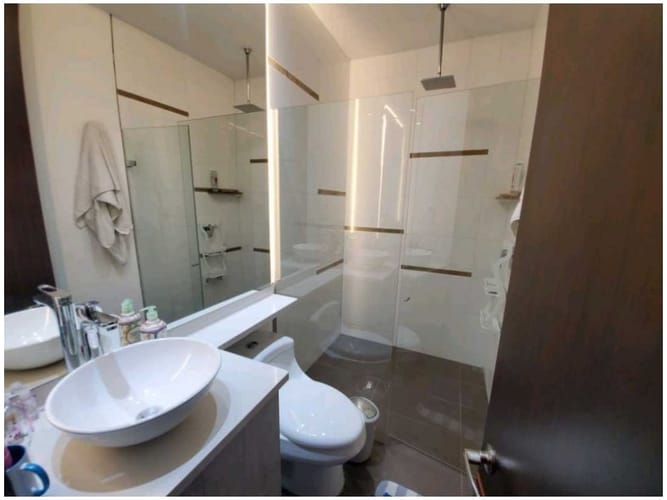 Apartamento en venta en El Poblado, Medellín · foto 8 de 14