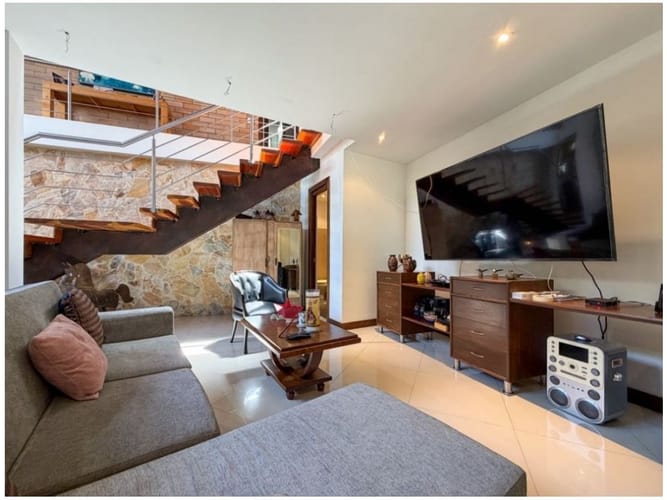 Casa de 5 alcobas en venta en La Doctora, Sabaneta, 150 m² · foto 4 de 24