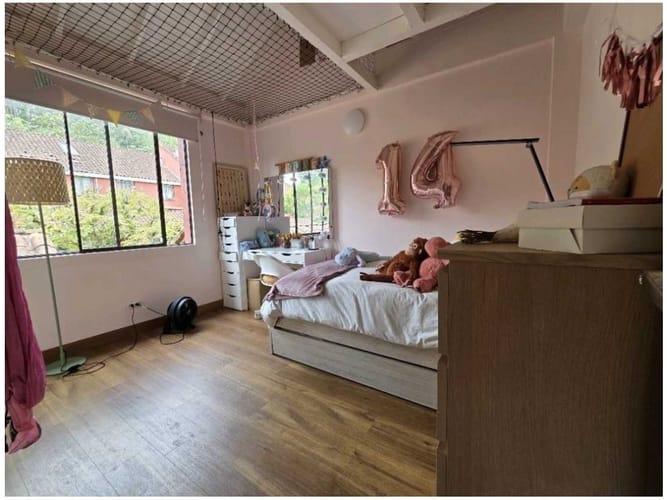 Casa de 4 alcobas en venta en Los Naranjos, Medellín, 272 m² · foto 12 de 17