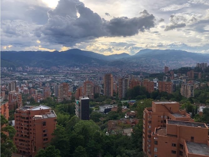 Apartamento de 3 alcobas en venta en El Poblado, Medellín, 232 m² · foto 3 de 6