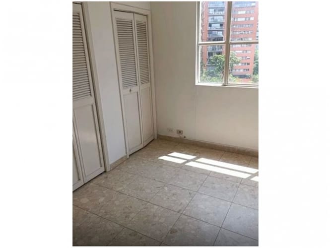 Apartamento de 3 alcobas en venta en La Florida, Medellín, 169 m² · foto 11 de 12
