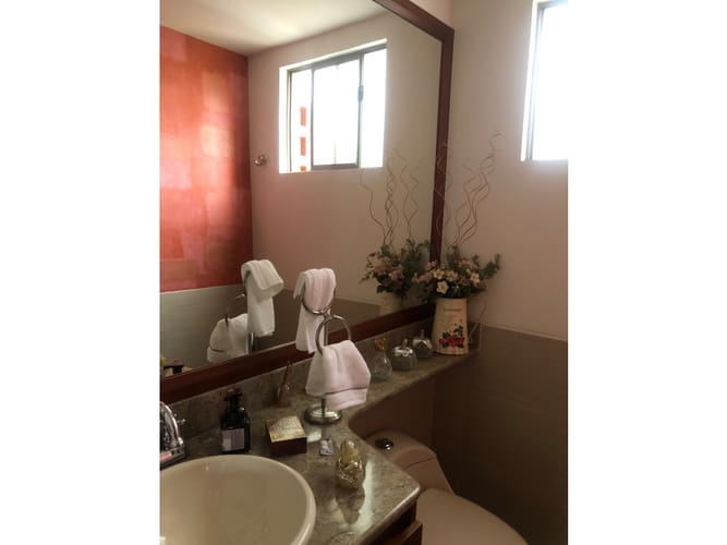 Apartamento de 3 alcobas en venta en El Poblado, Medellín, 232 m² · foto 6 de 6