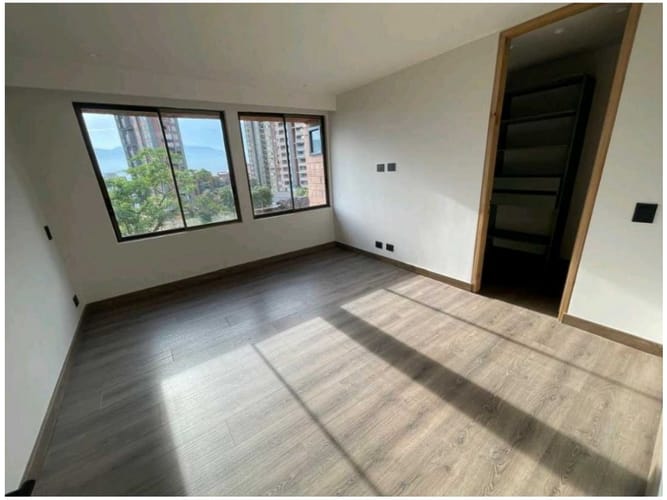 Apartamento de 3 alcobas en venta en El Poblado, Medellín, 188 m² · foto 7 de 12