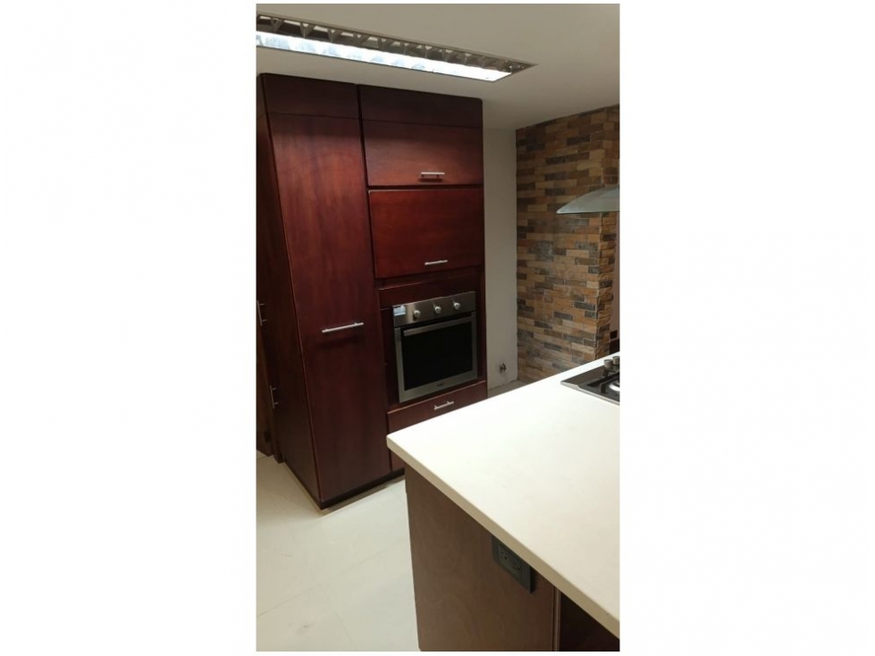 Apartamento en venta en El Poblado, Medellín · foto 6 de 13