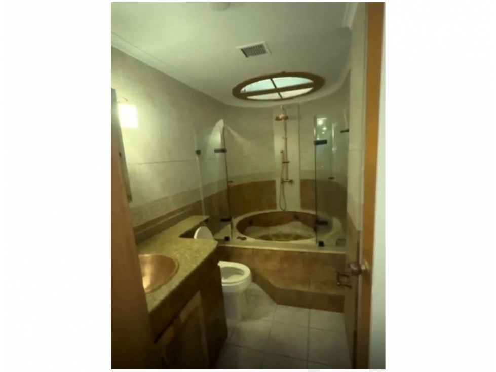 Apartamento en venta en El Poblado, Medellín · foto 10 de 13