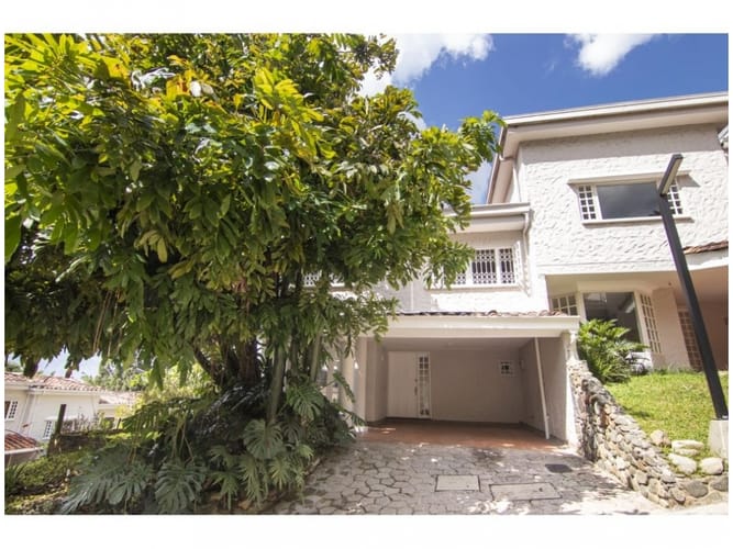 Casa de 4 alcobas en venta en El Poblado, Medellín, 345 m² · foto 2 de 24