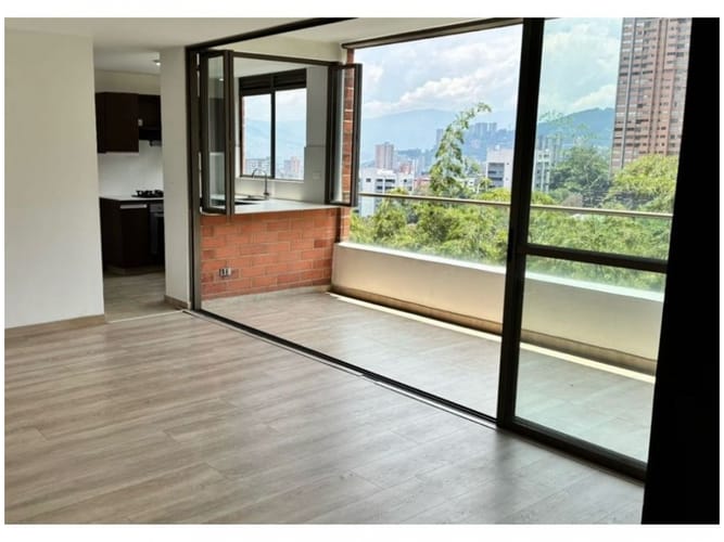Apartamento en venta en El Poblado, Medellín · foto 2 de 17