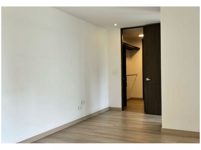 Apartamento en venta en El Poblado, Medellín · foto 10 de 17