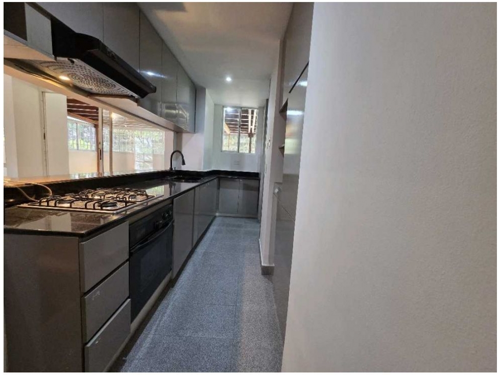 Apartamento en venta en El Poblado, Medellín · foto 6 de 11