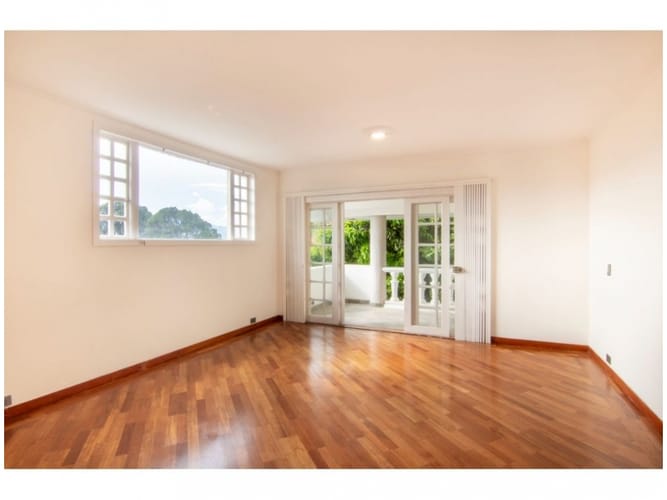 Casa de 4 alcobas en venta en El Poblado, Medellín, 345 m² · foto 15 de 24