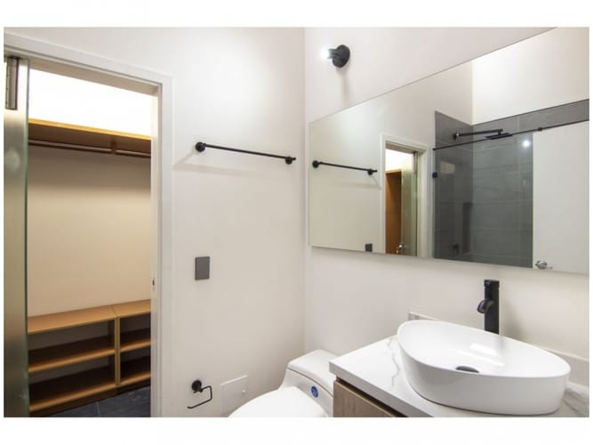 Casa de 4 alcobas en venta en El Poblado, Medellín, 345 m² · foto 23 de 24