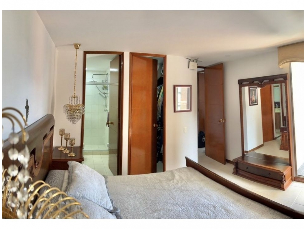 Apartamento en venta en El Poblado, Medellín · foto 8 de 11