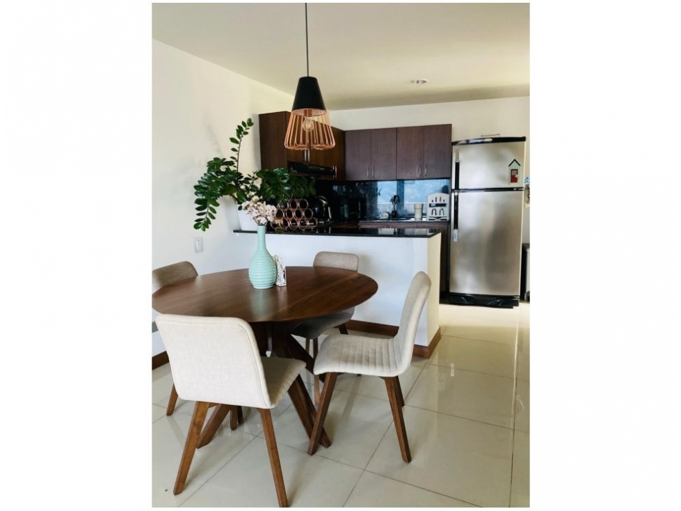 Apartamento en venta en El Poblado, Medellín · foto 7 de 10