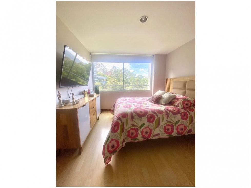 Apartamento en venta en El Poblado, Medellín · foto 9 de 10