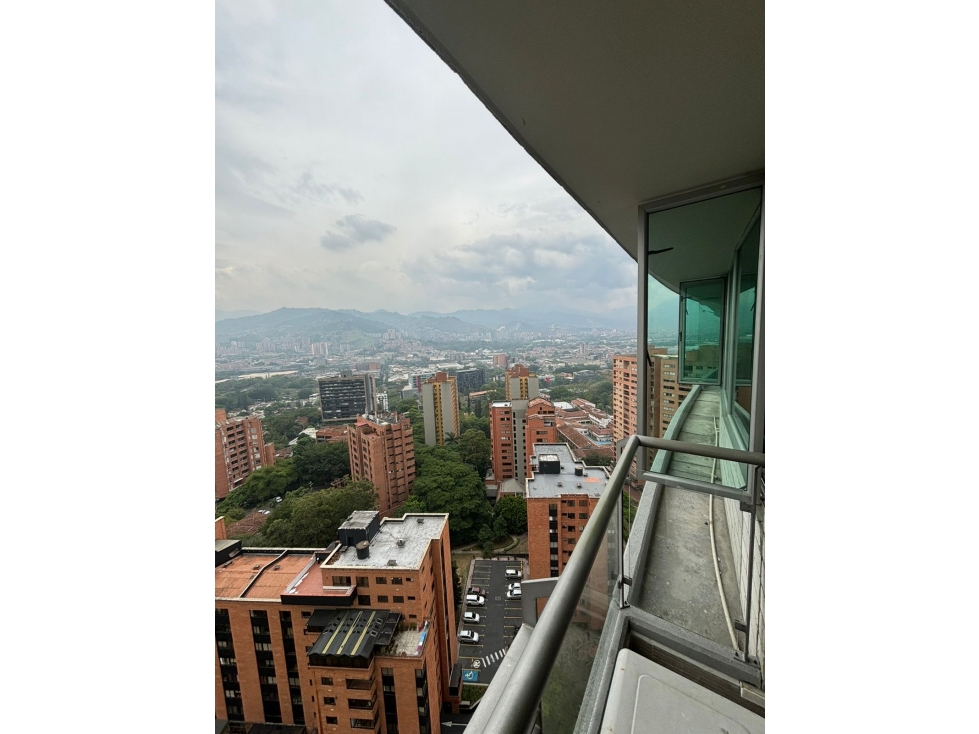 Apartamento en venta en El Poblado, Medellín · foto 2 de 6