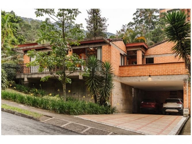 Casa de 4 alcobas en venta en El Poblado, Medellín, 253 m² · foto 5 de 24