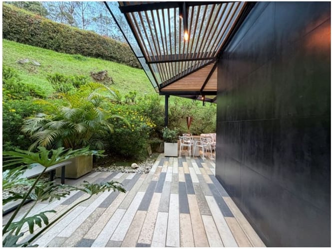 Casa de 4 alcobas en venta en El Poblado, Medellín, 630 m² · foto 16 de 24