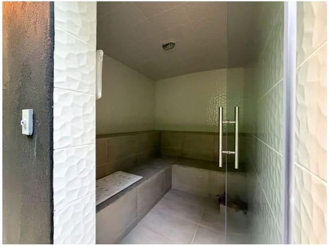 Casa de 4 alcobas en venta en El Poblado, Medellín, 630 m² · foto 19 de 24