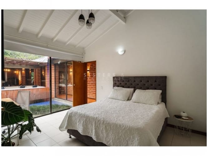 Casa de 4 alcobas en venta en El Poblado, Medellín, 253 m² · foto 15 de 24