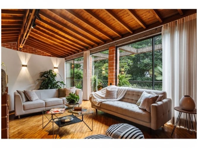 Casa de 4 alcobas en venta en El Poblado, Medellín, 253 m² · foto 22 de 24