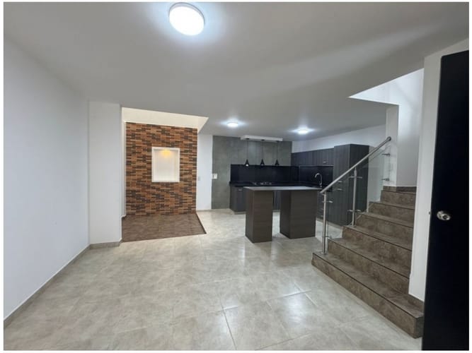 Casa de 3 alcobas en venta en Las Brisas, La Estrella, 170 m² · foto 3 de 24