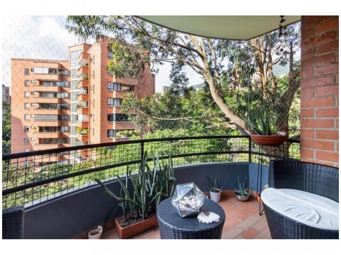Apartamento de 4 alcobas en venta en Hsd. San Jose, Envigado, 140 m² · foto 1 de 12
