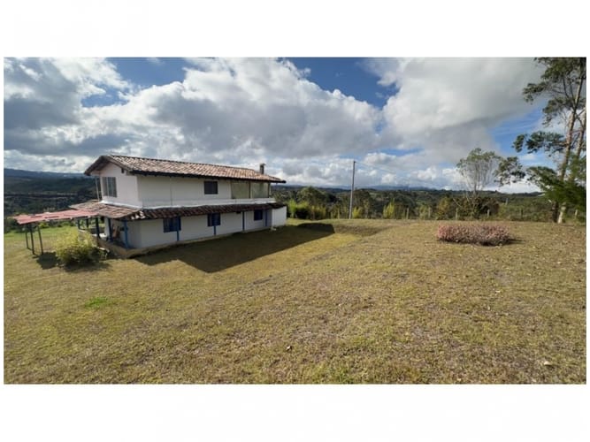 Finca en venta en Alto La Compa�Ia, Medellín, 13887 m² · foto 3 de 24