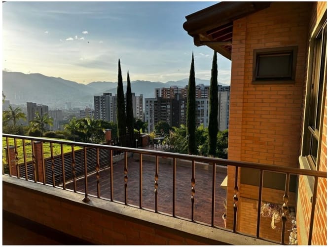 Casa de 4 alcobas en venta en Escobero, Envigado, 1752 m² · foto 10 de 15