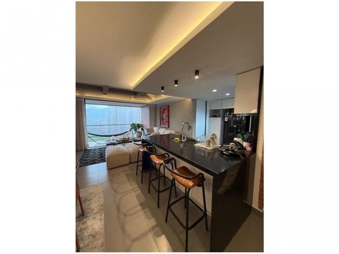 Apartamento de 2 alcobas en venta en El Poblado, Medellín, 112 m² · foto 2 de 9