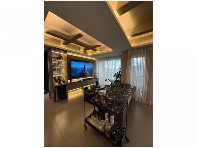 Apartamento de 2 alcobas en venta en El Poblado, Medellín, 112 m² · foto 4 de 9