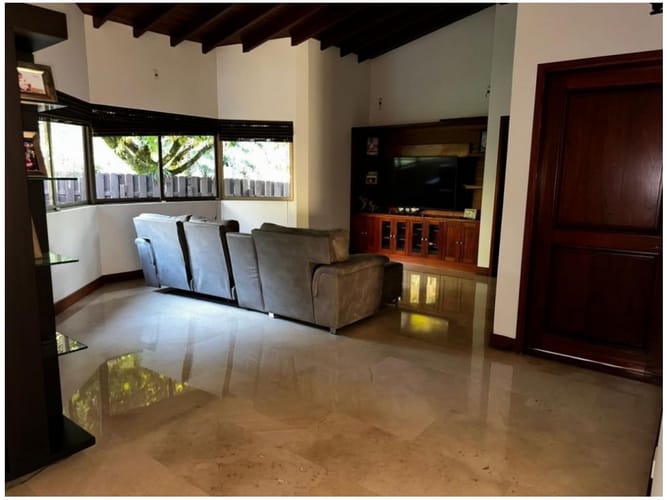 Casa de 4 alcobas en venta en Escobero, Envigado, 1752 m² · foto 13 de 15