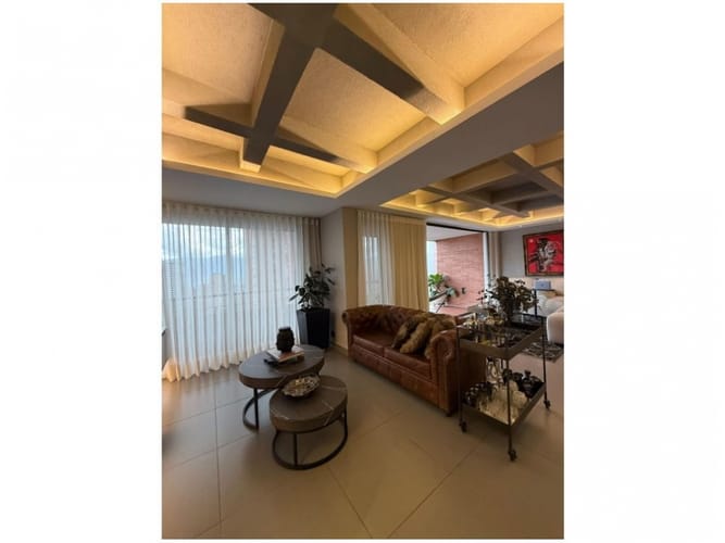 Apartamento de 2 alcobas en venta en El Poblado, Medellín, 112 m² · foto 5 de 9