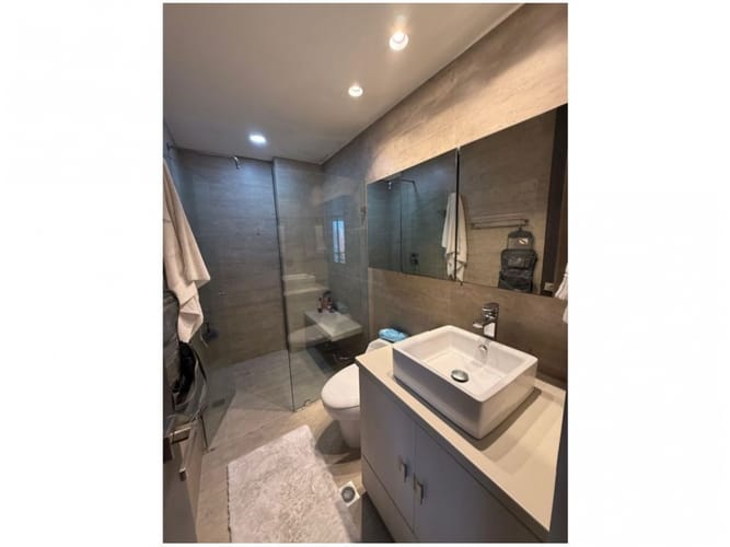 Apartamento de 2 alcobas en venta en El Poblado, Medellín, 112 m² · foto 6 de 9