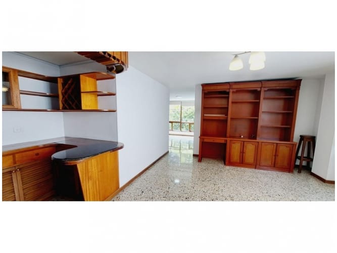 Apartamento en venta en El Poblado, Medellín · foto 2 de 12