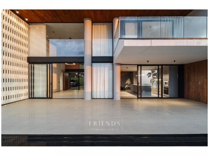 Casa de 4 alcobas en venta en El Poblado, Medellín, 350 m² · foto 7 de 18