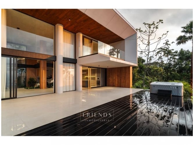 Casa de 4 alcobas en venta en El Poblado, Medellín, 350 m² · foto 8 de 18