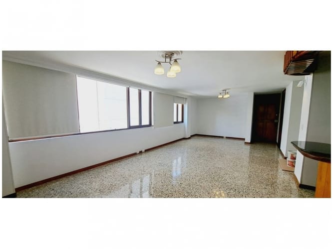 Apartamento en venta en El Poblado, Medellín · foto 8 de 12