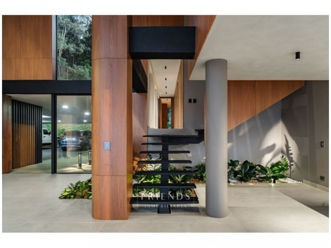 Casa de 4 alcobas en venta en El Poblado, Medellín, 350 m² · foto 12 de 18