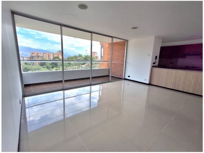 Apartamento en venta en Cumbres, Envigado · foto 2 de 24