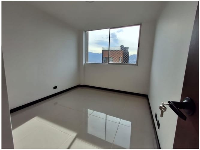 Apartamento en venta en Cumbres, Envigado · foto 14 de 24