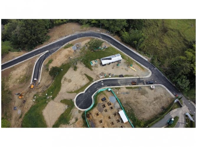 Lote en venta en Loma Del Chocho, Envigado, 1080 m² · foto 3 de 3