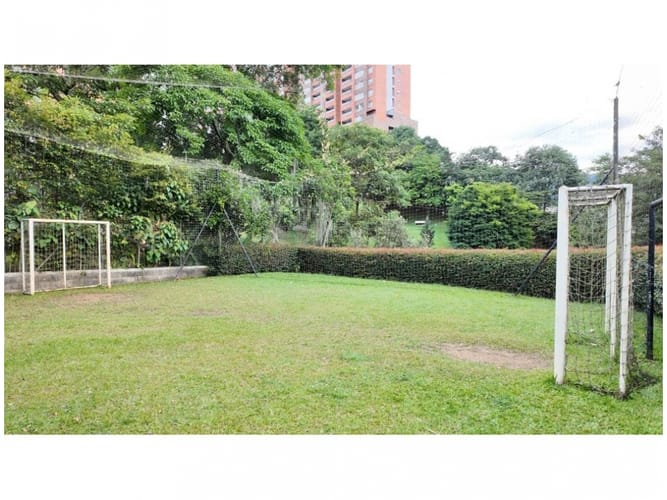 Apartamento de 2 alcobas en venta en Loma De Las Brujas, Envigado, 76 m² · foto 18 de 20