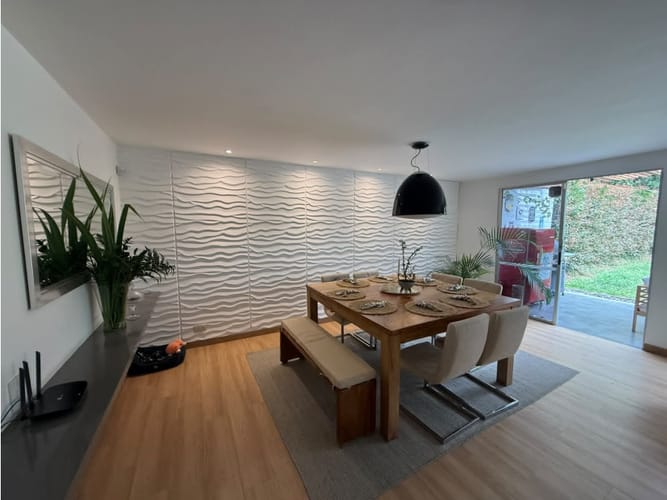 Casa de 3 alcobas en venta en Montessori, Envigado, 264 m² · foto 6 de 6