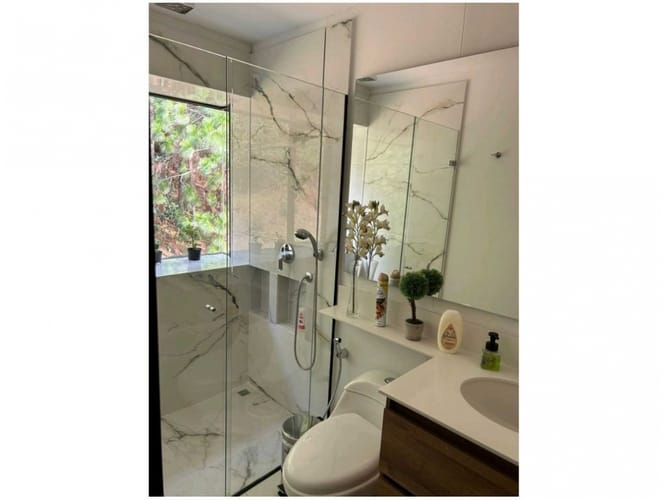 Apartamento de 2 alcobas en venta en Medellín, 129 m² · foto 11 de 12