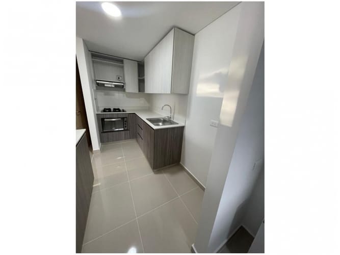 Apartamento de 3 alcobas en venta en El Chingui, Envigado, 84 m² · foto 3 de 16