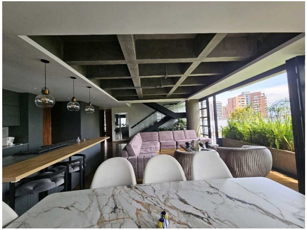 Apartamento en venta en El Poblado, Medellín · foto 2 de 24