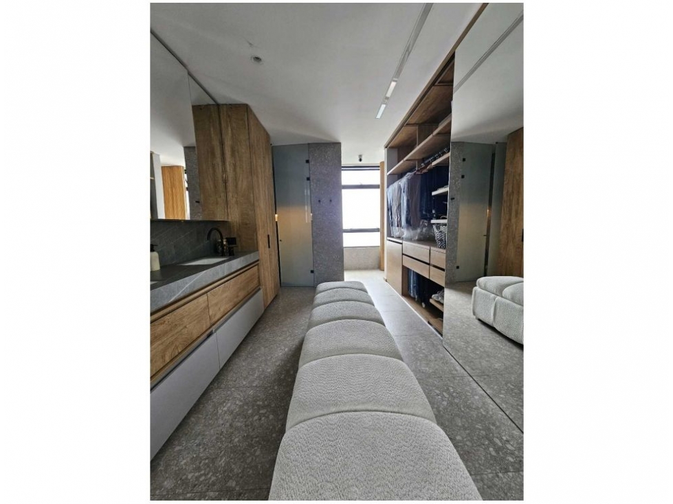 Apartamento en venta en El Poblado, Medellín · foto 12 de 24