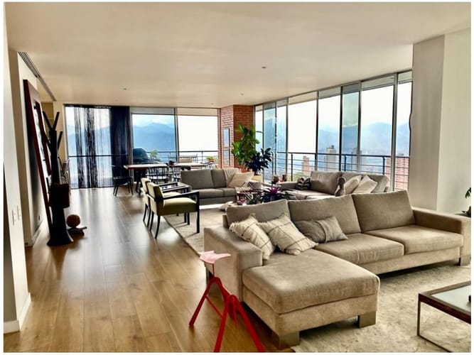 Apartamento de 3 alcobas en venta en El Poblado, Medellín, 267 m² · foto 2 de 22
