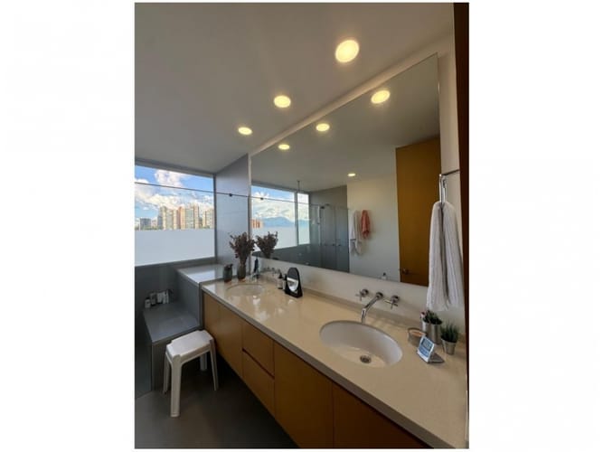 Apartamento de 3 alcobas en venta en El Poblado, Medellín, 267 m² · foto 22 de 22
