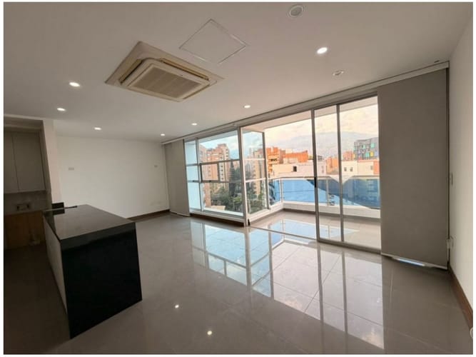 Apartamento de 4 alcobas en venta en Laureles, Medellín, 200 m² · foto 3 de 24